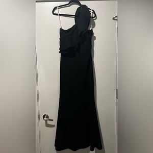 Lulus black gown